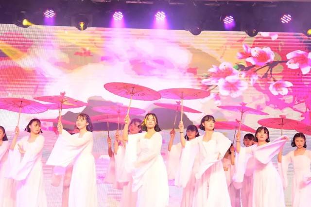 青春正当时，腾飞吧五中——记浏阳五中2019年新年文艺汇演